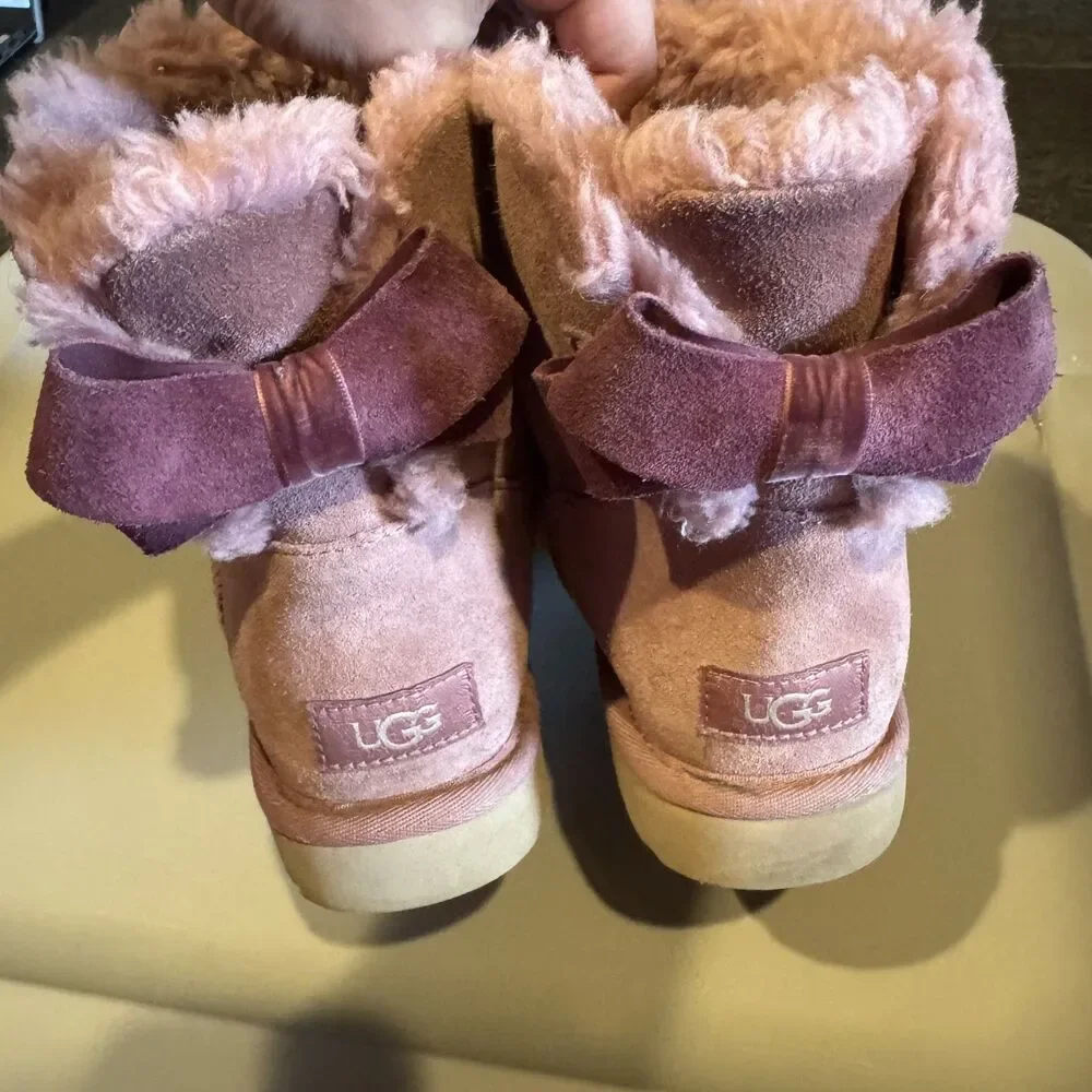UGG mini bailey